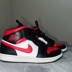 Nike Women Black and Red Sneakers